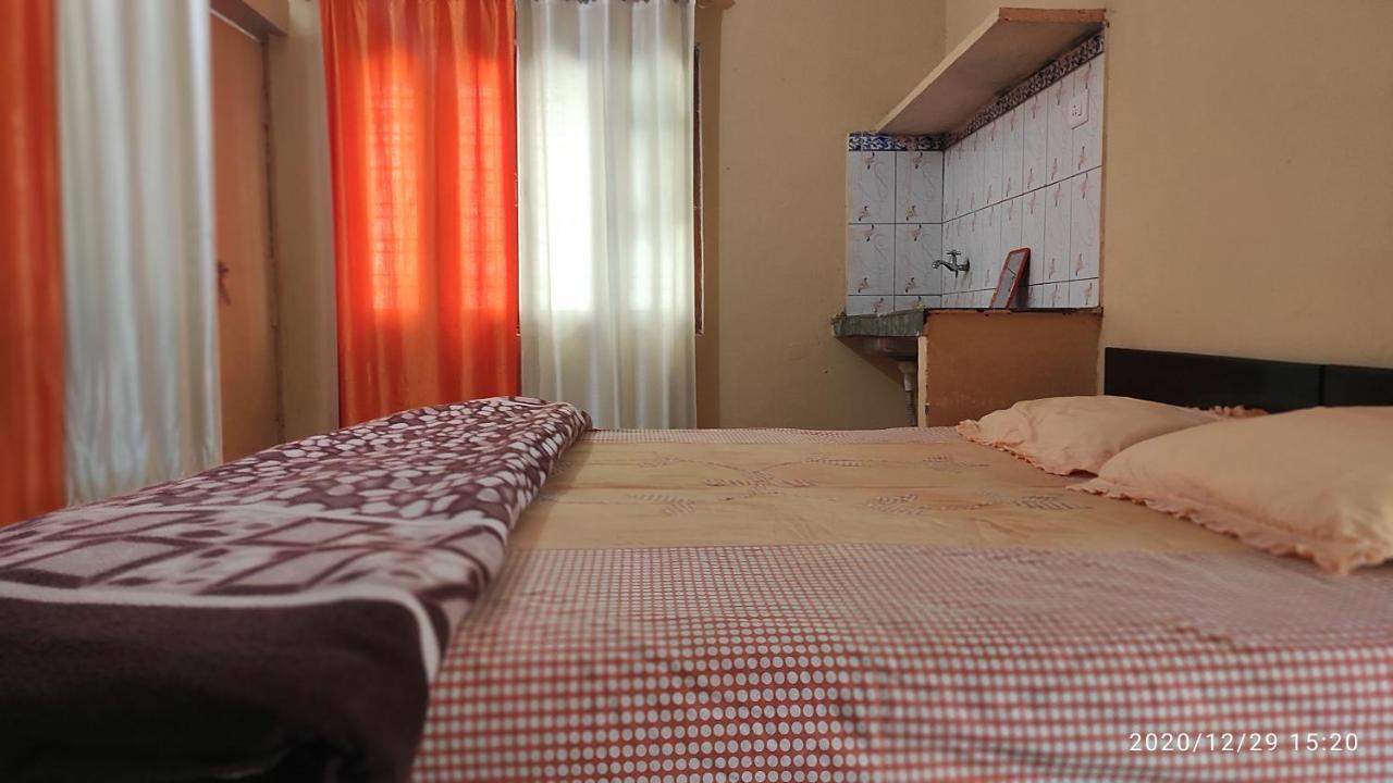 Yogi Home Stay Rishikesh Bagian luar foto